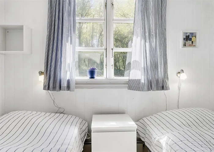 1538-aakirkeby-sluseparken-21 بيت للعطل Vester Somarken